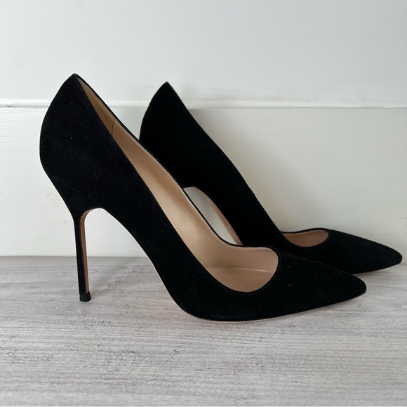 Manolo Blahnik BB Black Suede Pointed Toe Pumps size 8.5 - Picture 9 of 13